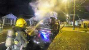 Nuevamente  queman camioneta de madrugada