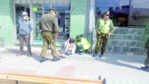 Adulto mayor golpeado en pleno centro