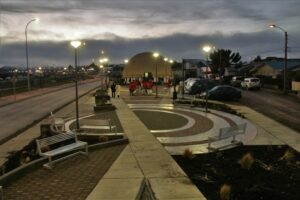 Vecinos inauguraron plazoleta y sala de uso múltiple en Costanera del Río