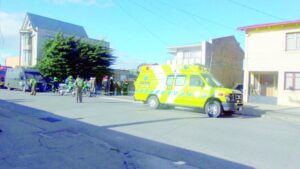 Grave hombre que cayó al lecho del Río de las Minas