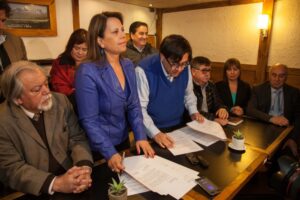 Mancilla y Lobos reconocen quiebre en Nueva  Mayoría tras no inscripción en primarias legales