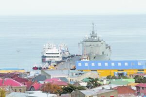 Buque “Sargento Aldea” recaló en el Estrecho de Magallanes