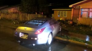 Colisión dejó una  lesionada y daños  en cerco de vivienda