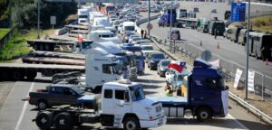Valparaíso: Camioneros no descartan manifestaciones tras no concretarse cita con Bachelet