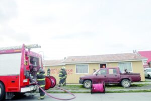 Principio de incendio afectó a una vivienda en la Población Carlos Ibáñez de Punta Arenas