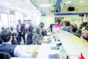 Amplia asistencia de público a dependencias del Servicio de Impuestos Internos en busca de asesoría profesional por parte de este organismo