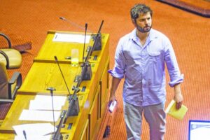 Diputado Boric emplaza a Flies por promesas incumplidas del Gobierno de la Nueva Mayoría