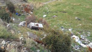 Enorme basural detrás de Población “Aves Australes”