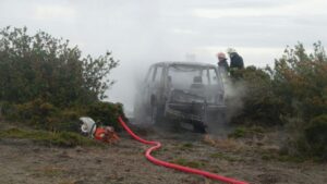 Una persona falleció al interior de vehículo Lada que sufrió un incendio en la Ruta 9 Norte