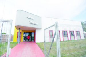 Alertan a estudiantes por exhibicionista y acosador sexual en las afueras de colegios