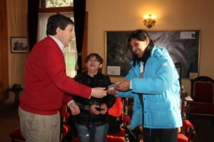 El municipio de Punta Arenas entregó un aporte económico al club selectivo “Vanessa Mihovilovic”