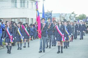 Tradicional desfile del Barrio Prat convocó ayer a cientos de personas