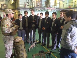 Estudiantes de Punta Arenas visitaron el buque “Sargento Aldea” y la Feria Marítima