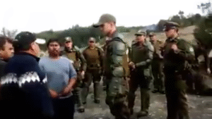 VIDEO | Chilotes dan ejemplo de civismo al ‘repeler’ a FFEE