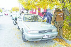 En calle Boliviana encontraron auto que fue robado durante el fin de semana