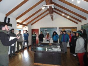 Voluntarios que trabajaron en “Fiesta de la Limpieza” en Parque Nacional Torres del Paine