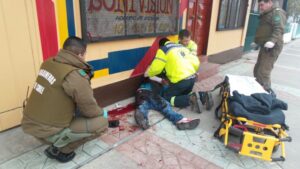 Hombre resultó lesionado grave tras  romper ventanal de local nocturno