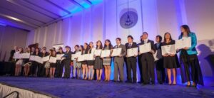 Más de 600 profesionales y técnicos se titularon de la Universidad de Magallanes