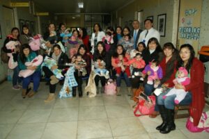 Madres que tuvieron a sus hijos en Hospital de Natales recibieron el saludo de autoridades