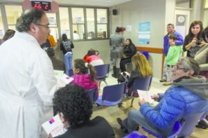 Hasta en una clínica privada se debe  esperar semanas por un especialista