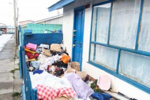 Vecinos de Gobernador Viel hicieron  denuncia por basural en plena calle