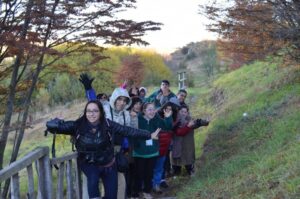 Agrupación Manos de Hermanos participa en taller de aves de Explora