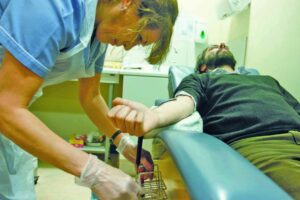 Escasez de donantes pone en riesgo normal  funcionamiento del Banco de Sangre