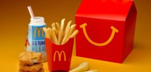 “Cajita Feliz” y “Kinder Sorpresa” no se podrán vender con juguetes desde el 27 de junio