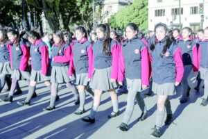 Escuela Pedro Pablo Lemaitre celebró  sus 62 años en desfile dominical