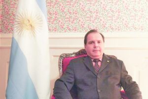 “Somos cerca de 1.500 argentinos los que pasamos el 25 de Mayo en Magallanes”