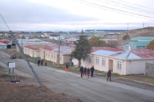 Académicos de cuatro universidades visitan campamentos de ENAP