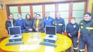 Sindicato de trabajadores de ENAP donó computadores a cuarta compañía de bomberos “Bomba Croata”