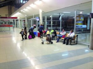 Mal tiempo obliga a cancelar operaciones de vuelo en aeropuerto de Punta Arenas