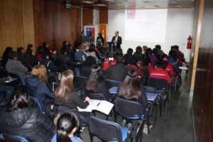 Seremi de salud informa a la comunidad sobre nueva ley de etiquetado