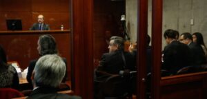 SQM: Fiscalía pide arresto domiciliario nocturno y arraigo nacional para Pablo Longueira