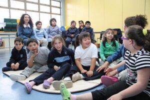 Base Naval de Punta Arenas  apoya en operativo cívico a escuela Paul Harris