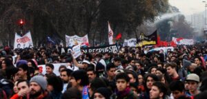 Confech evalúa positivamente la marcha y repudia ataque a iglesia de la Gratitud Nacional