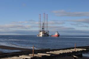 Plataforma engalanó la bahía de Punta Arenas