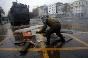 Encapuchados roban y destruyen crucifijo de la Gratitud Nacional