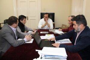 Intendente Regional y Alcalde de la comuna  se reunieron para tratar financiamiento del festival folclórico en la Patagonia