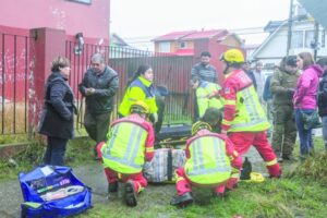 Colisión entre camioneta y jeep terminó en grave atropello