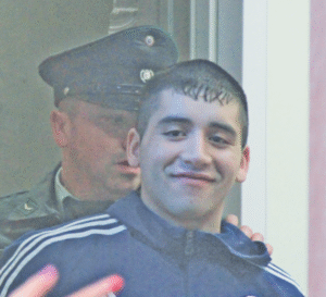 Diez años de cárcel para joven que mató a “amigo” y apuñaló a otras tres personas
