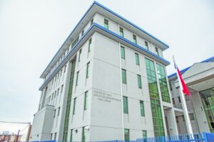 Millonaria demanda contra médico por negligencia y violación de secreto profesional