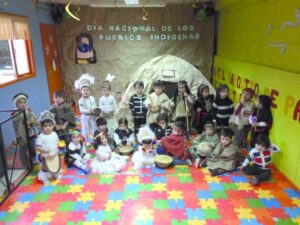 Niños celebran el Día  de los Pueblos Originarios