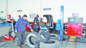 Escasa nieve y escarcha provoca  importante disminución en instalación  de neumáticos con clavos