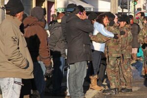 Hoy llegan padres de soldados conscriptos que jurarán a la bandera