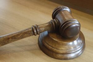 Madre de víctima de abuso atemorizada por beneficios que otorga salidas de la cárcel a su agresor