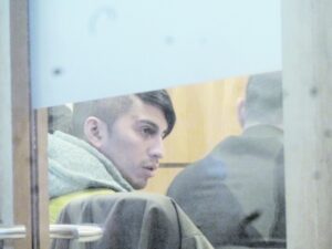 Capturan a prófugo que mató a perro  en la plaza y lo vuelven a dejar en libertad