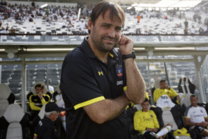 José Luis Sierra sorprende y renuncia como entrenador de Colo Colo
