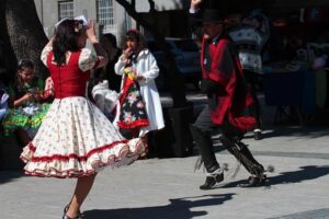 Con múltiples presentaciones, agrupaciones folklóricas  de Punta Arenas celebraron ayer el Día Nacional de la Cueca